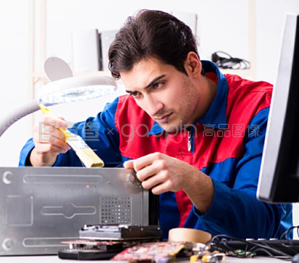 车间维修计算机的专业修理工